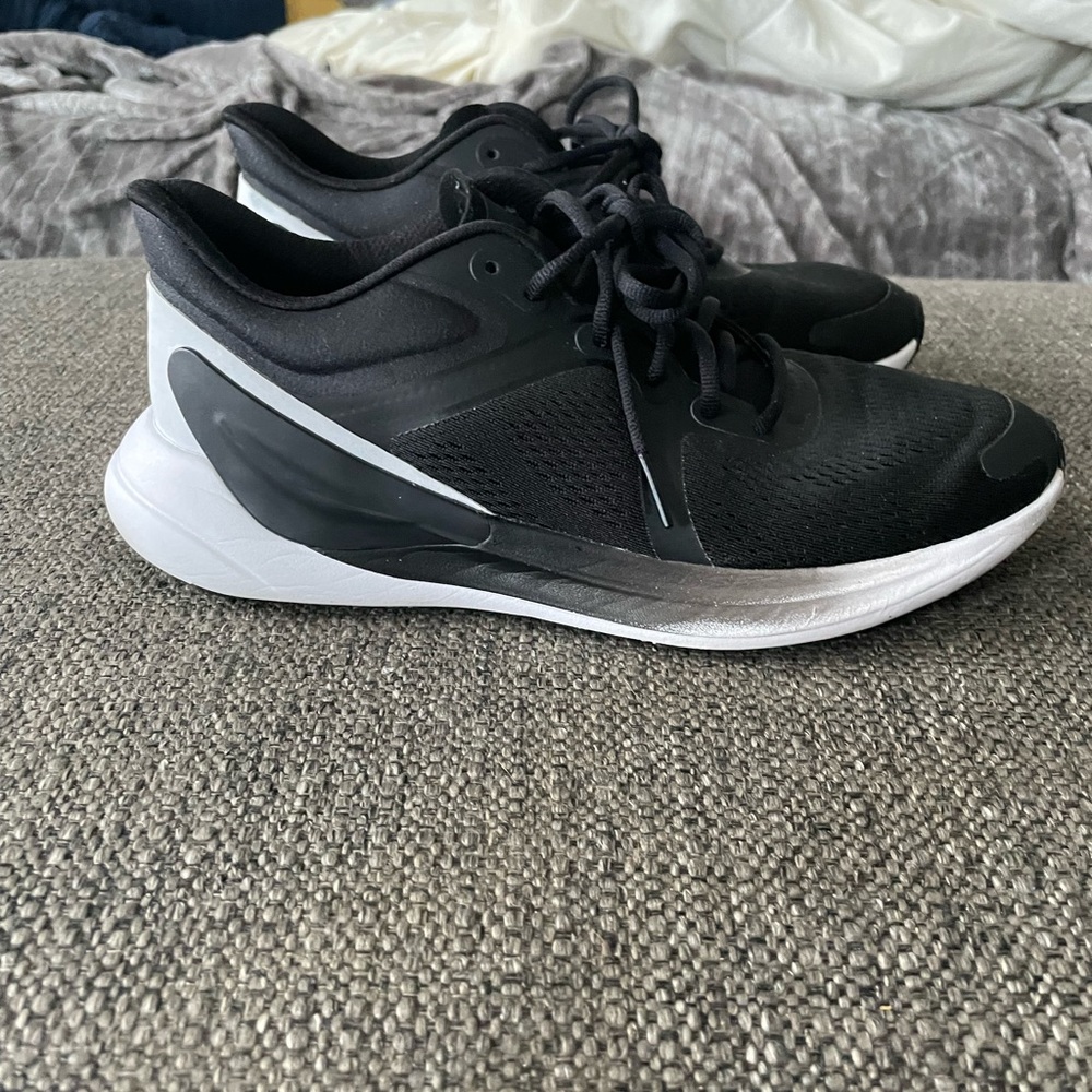 Lululemon athletica women shoes